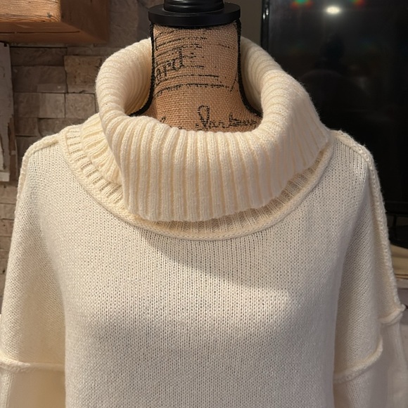 New in cream cozy turtleneck sweater drop shoulder long sleeve raw seam rib hem - Picture 2 of 16